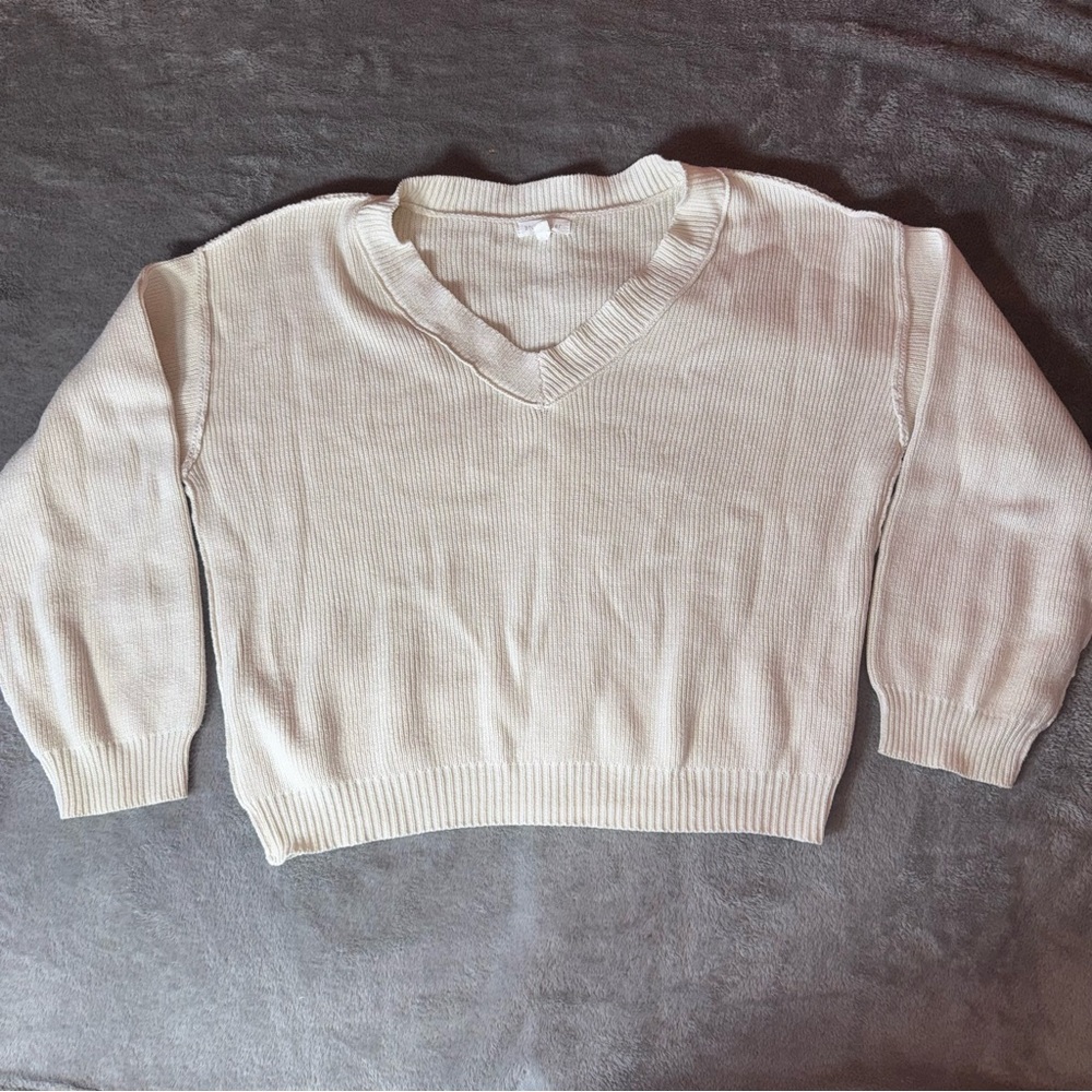 Blu Pepper Cream V-Neck Sweater